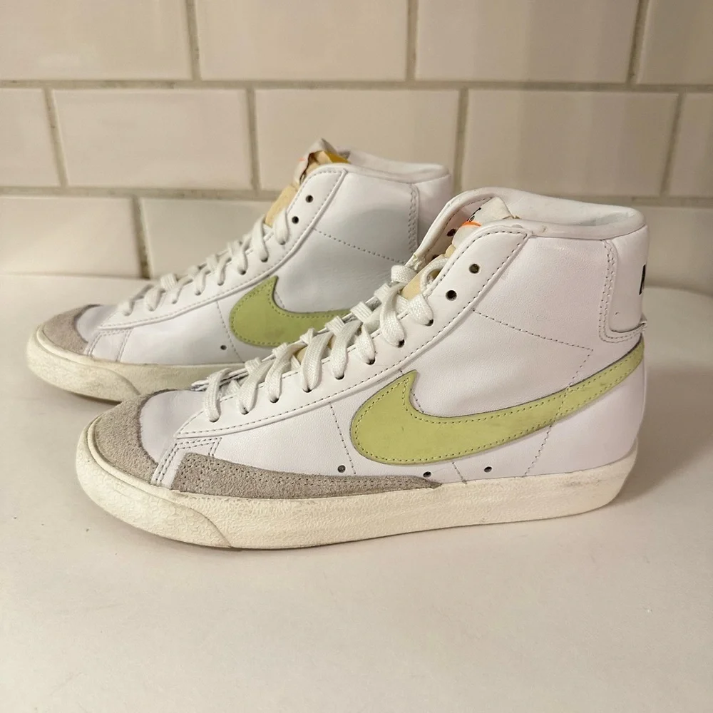 Nike 7 mid blazer 77' vintage woman high top basketball sneaker GRN activewear